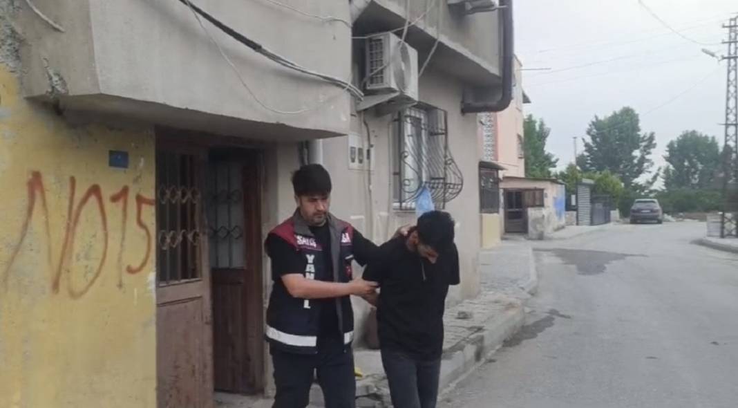 İnanılmaz olay! Sahte polisler yaşlı çifte 7 ev sattırdı: Konya'da kıskıvrak yakalandılar 7